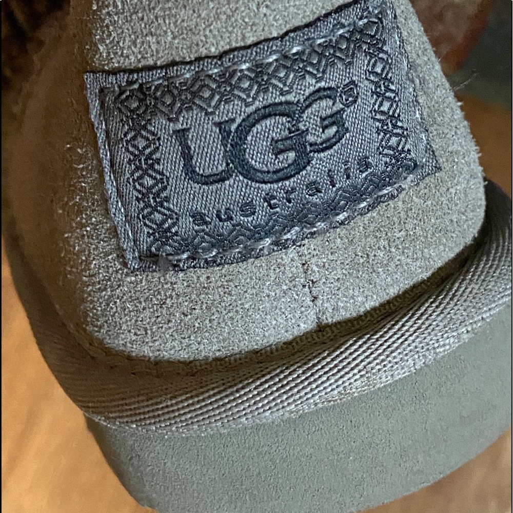 UGG. Classic Cardy. Grey. Excellent condition